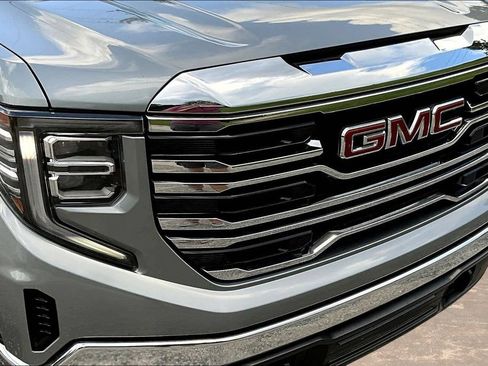 Used 2026 GMC Sierra 1500 SLT AWD/4WD image 35