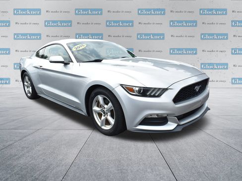 Used 2015 Ford Mustang Coupe RWD image 2