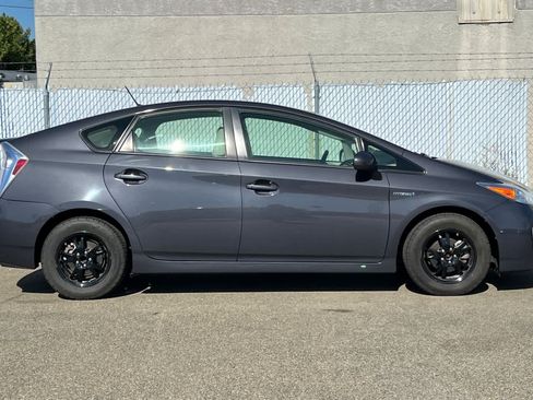 Used 2013 Toyota Prius Three FWD image 6