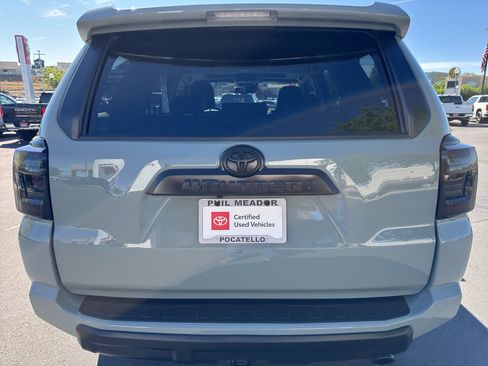 Used 2023 Toyota 4Runner TRD Off-Road Premium w/ Moonroof Package AWD/4WD image 3