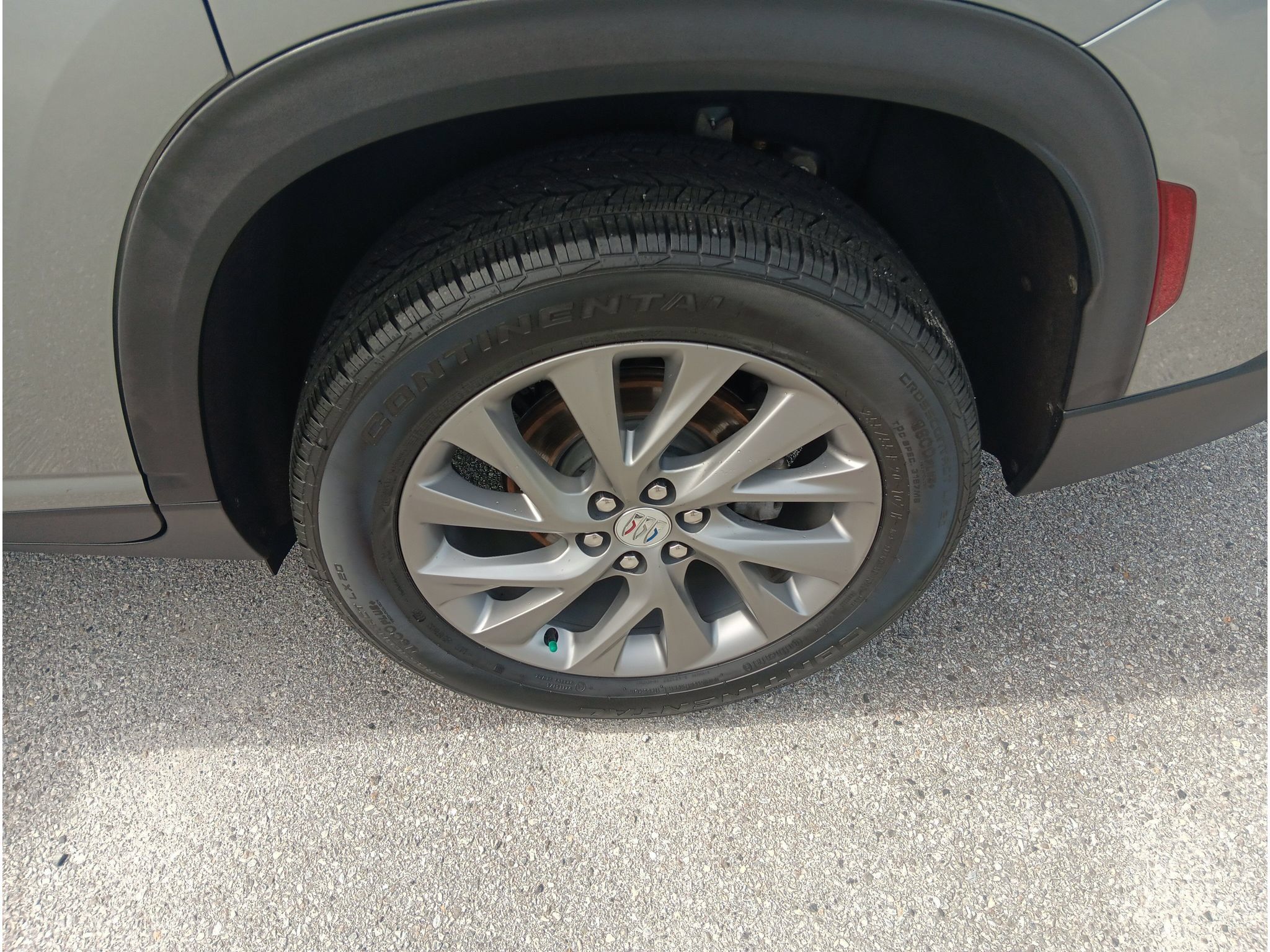Used 2025 Buick Enclave Preferred AWD/4WD image 4