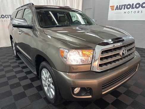 Used 2015 Toyota Sequoia Limited image 2