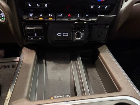 Used 2023 GMC Sierra 2500 Denali w/ Denali Ultimate Package image 23