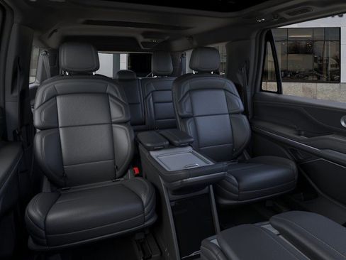 New 2026 Lincoln Navigator L Reserve AWD/4WD image 11