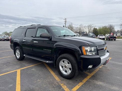 Used 2014 Chevrolet Suburban LT AWD/4WD image 4