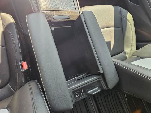 Used 2026 Toyota Sienna XSE AWD/4WD image 29