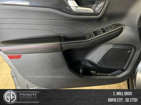 Used 2025 Ford Escape ST-Line Select AWD/4WD image 18