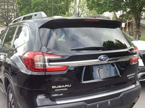 Used 2023 Subaru Ascent Limited w/ Technology Package AWD/4WD image 3