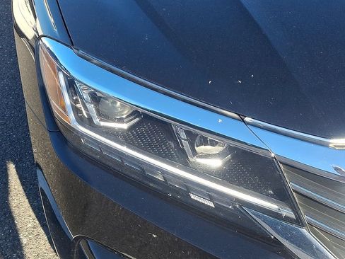 Used 2022 Volkswagen Passat 2.0T R-Line FWD image 4