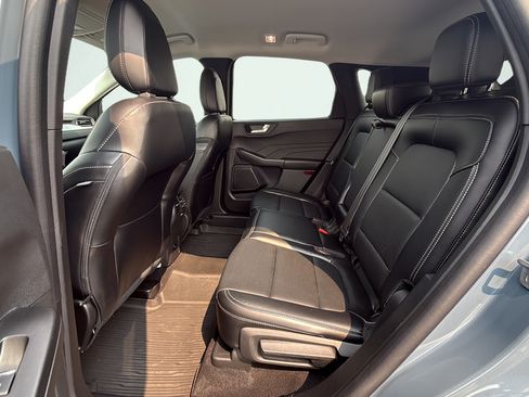 Used 2023 Ford Escape Platinum AWD/4WD image 37