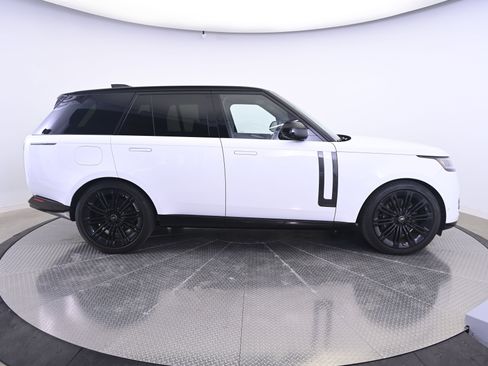 Used 2024 Land Rover Range Rover Autobiography AWD/4WD image 8
