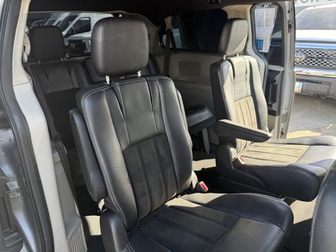 Used 2019 Dodge Grand Caravan SXT image 20