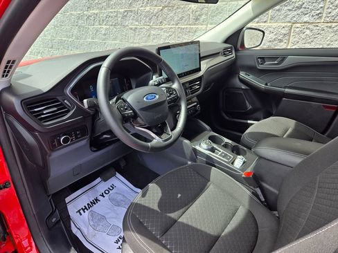 Used 2024 Ford Escape Active w/ Tech Pack #1 AWD/4WD image 13