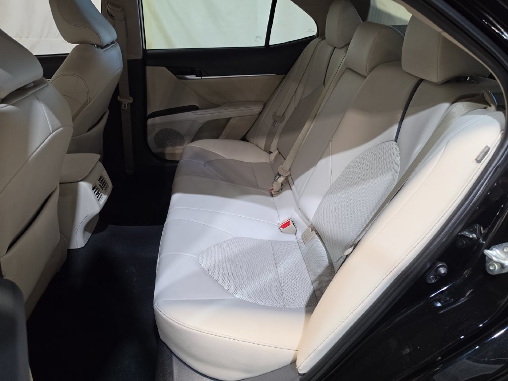 Used 2022 Toyota Camry XLE FWD image 24