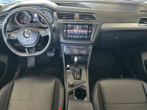 Used 2021 Volkswagen Tiguan SE w/ Panoramic Sunroof Package AWD/4WD image 13