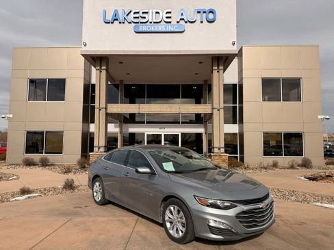 Used 2025 Chevrolet Malibu LT FWD image 1