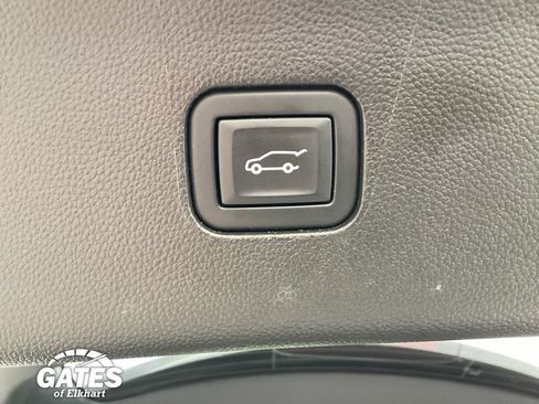 Used 2023 Buick Enclave Essence FWD image 16
