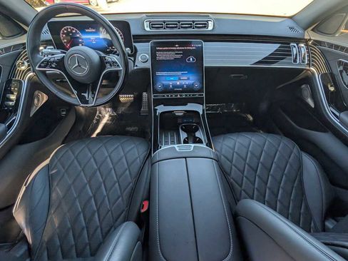 Used 2025 Mercedes-Benz S 580e 4MATIC Sedan image 9