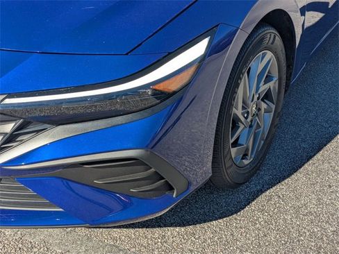 Used 2024 Hyundai Elantra SEL image 9