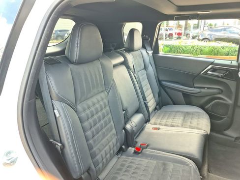 Used 2022 Mitsubishi Outlander SE AWD/4WD image 25
