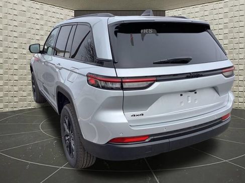 New 2025 Jeep Grand Cherokee 4WD image 6
