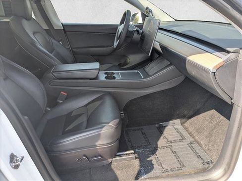 Used 2021 Tesla Model Y Long Range image 19