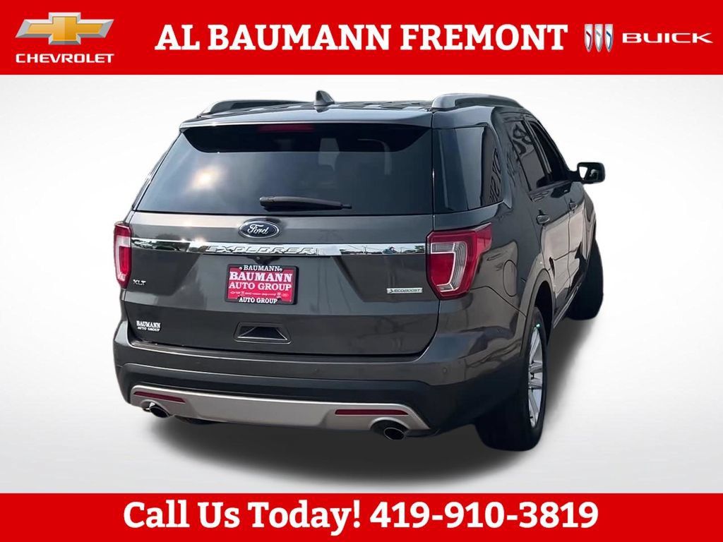 Used 2017 Ford Explorer XLT w/ Equipment Group 202A FWD image 6