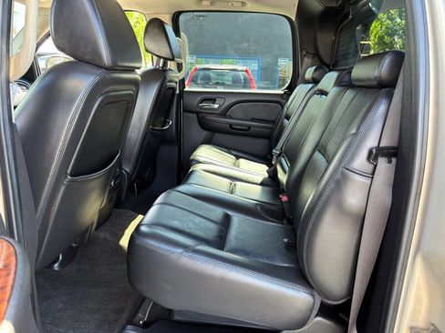 Used 2008 Chevrolet Avalanche LT w/ LT Preferred Equipment Group image 11