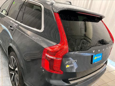 Used 2021 Volvo XC90 T6 Momentum w/ Advanced Package image 35