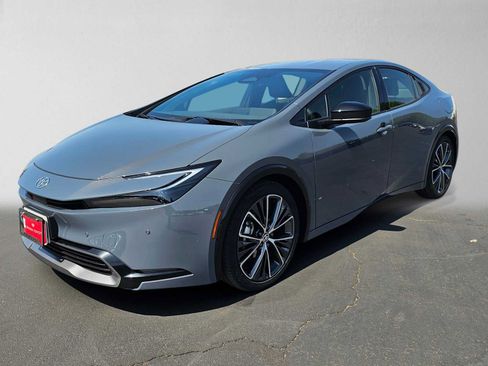 Certified 2026 Toyota Prius XLE FWD image 7