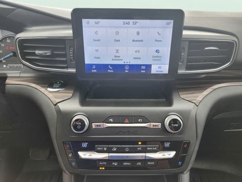 Used 2020 Ford Explorer Limited w/ Class III Trailer Tow Package AWD/4WD image 20