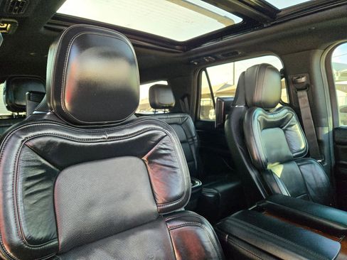 Used 2019 Lincoln Navigator Reserve image 31