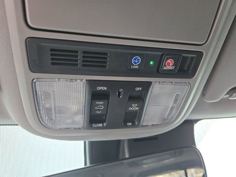 Used 2019 Honda Pilot Touring image 27