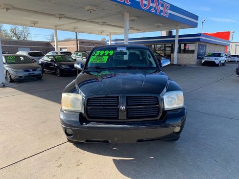 Used 2006 Dodge Dakota SLT w/ Sport Appearance Group image 2