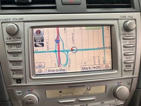 Used 2011 Toyota Camry XLE image 11