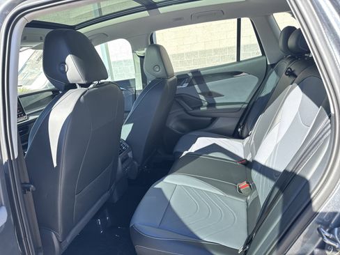 New 2026 Volkswagen Tiguan SE image 18