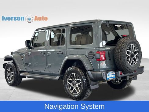 Used 2026 Jeep Wrangler Unlimited Sahara AWD/4WD image 7