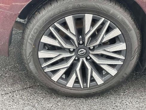 Used 2024 Nissan Altima 2.5 SV image 13