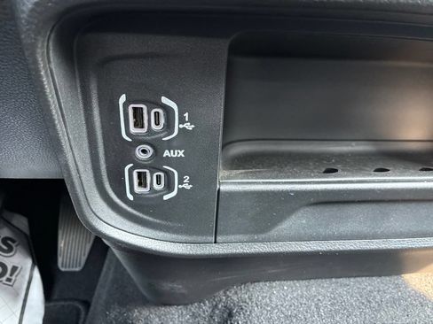 Used 2026 RAM 2500 Laramie AWD/4WD image 13