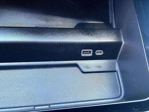 Certified 2025 Chevrolet Suburban High Country image 26