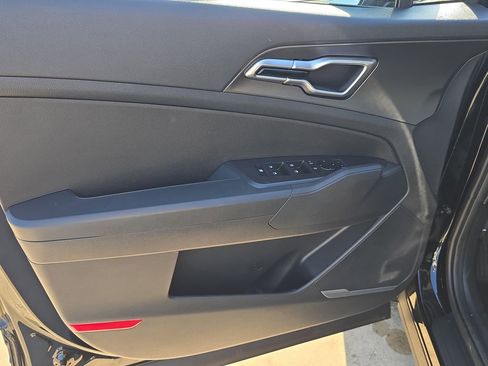 New 2026 Kia Sportage LX image 17
