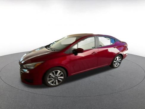 Used 2025 Nissan Versa SV image 8