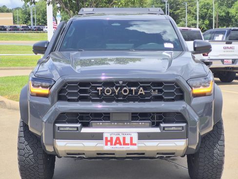 Used 2025 Toyota 4Runner Trailhunter AWD/4WD image 2