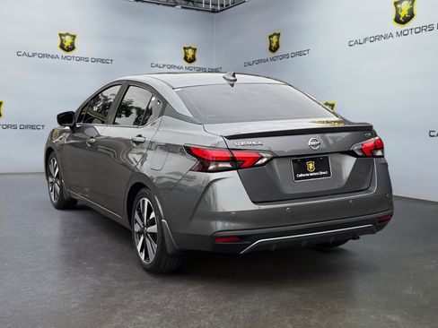 Used 2021 Nissan Versa SR image 3