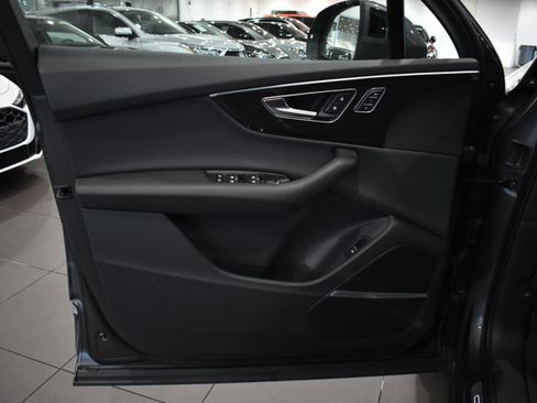 Used 2022 Audi Q7 Premium Plus w/ Premium Plus Package image 37