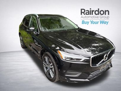 Used 2019 Volvo XC60 T6 Momentum w/ Multimedia Package