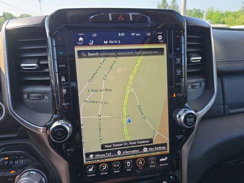 Used 2019 RAM 1500 Laramie AWD/4WD image 32