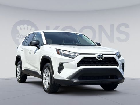 Used 2025 Toyota RAV4 LE image 10