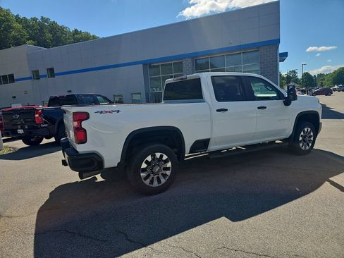 Used 2022 Chevrolet Silverado 2500 Custom w/ Custom Value Package AWD/4WD image 5