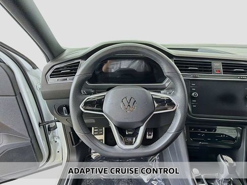 Used 2023 Volkswagen Tiguan SE R-Line FWD image 4